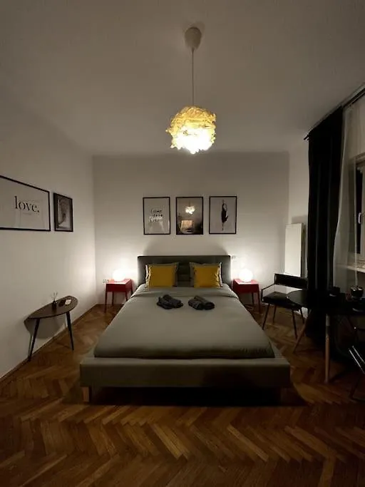 Mosh Studio Apartment Bucharest