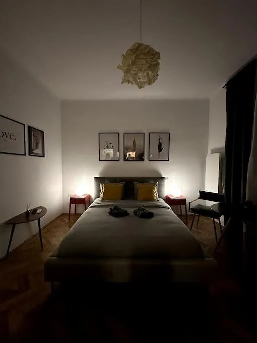 Mosh Studio Apartment Bucharest