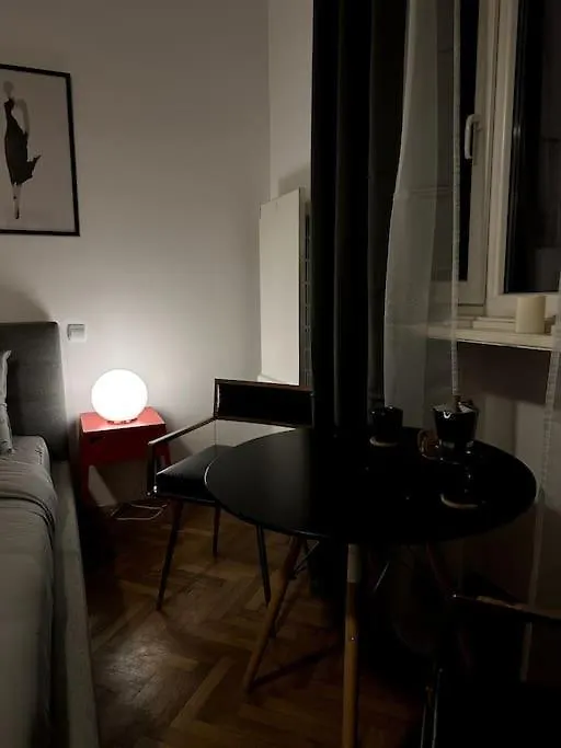 Mosh Studio Apartment Bucharest